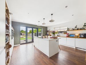 Kitchen- click for photo gallery